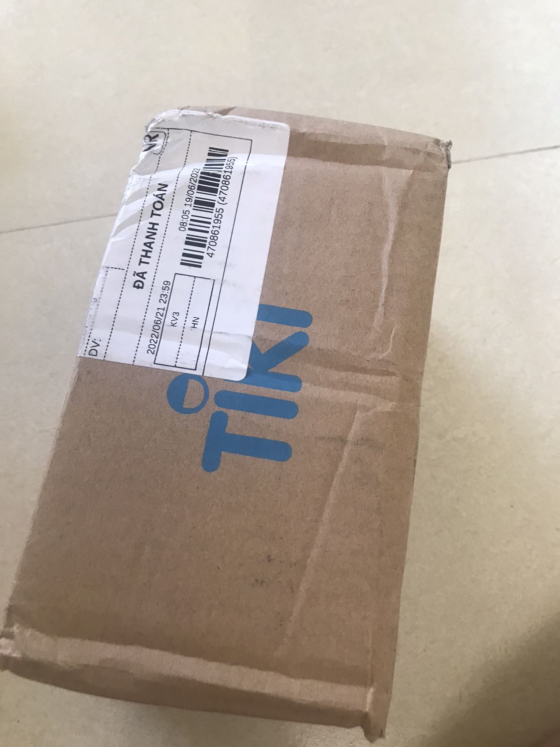 Shop đóng gói rất kỹ , bọc hàng cẩn thận , sữa rữa mặt bên trong còn nguyên tem, mùi thơm, mình đã dùng sp này nhiều rồi, rất chim ưng nhé. Son tặng kèm màu siêu xinh, thơm nữa . Shiper thì biết ngõ nhà mùnh rồi, siêu thân thiện. Mọi ng mua thử và cảm nhận nhé. Ok lắm luôn