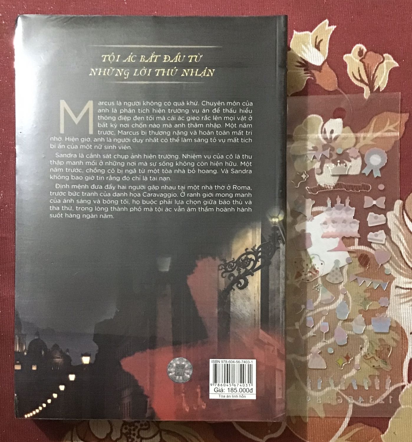 Một tác phẩm hay và lôi cuốn của tác giả Donato Carisi,mang một chút hơi hướng tôn giáo và vài điều bí ẩn chưa đc khẳng định trên thực tế. Nhưng vẫn rất cuốn hút,đáng đọc