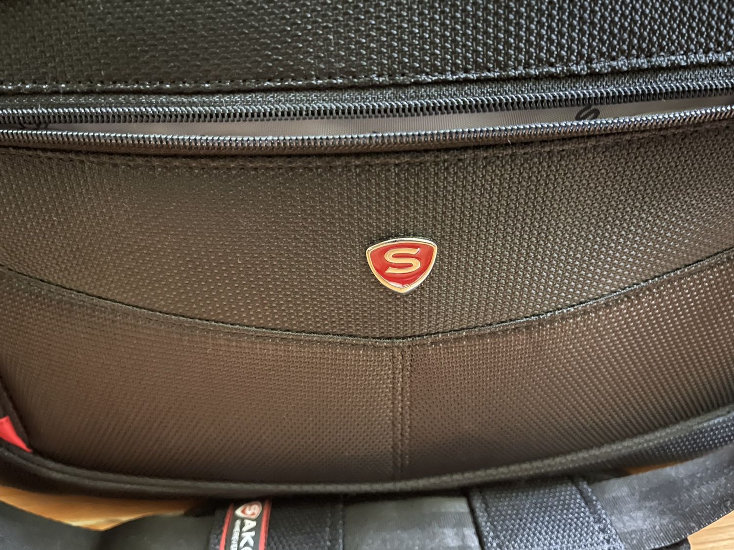 Hàng chính hãng, shop huẩn bị hàng nhanh.
Tiki giao hàng đúng hạn