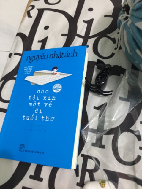 Tuyệt vời lắm luôn ý . Tớ o nghĩ là nó có thể đẹp nvay đâu . Từg nét chữ rõ rằg rằg . Bìa cứg với giá chưa đến 100k mà nhận dc cuốn sách nvayy thì tớ cảm thấy rất là vuii, eo ôi ship nhanh kinh khủng luôn ý. Cảm ơn shopp nhiều nhé lần sau tớ quay lại ủng hộ nè!
