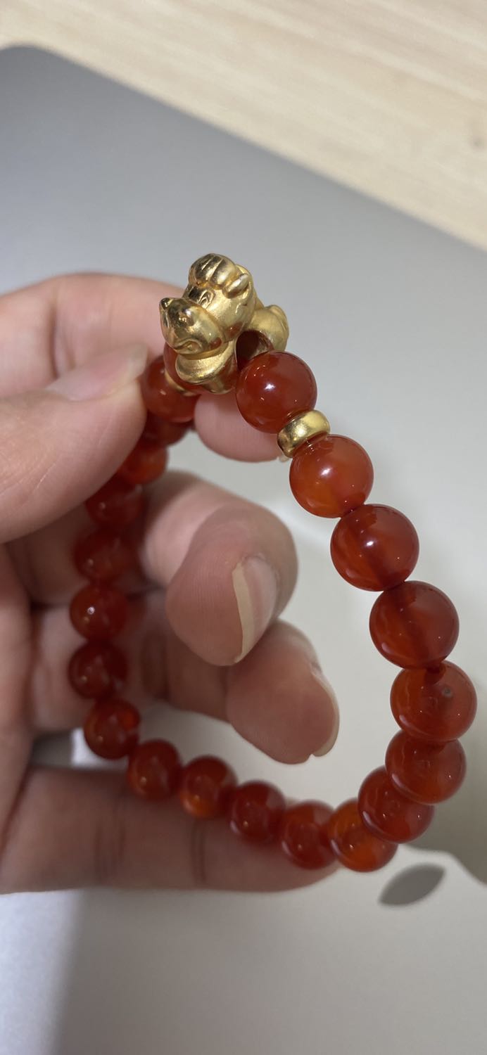 nhìn nhiều cũng thấy ưng phết.
mới đầu thấy màu màu hơi đậm, nhưng sau nhìn chi tiết hơn cũng thấy màu đều và được phết.