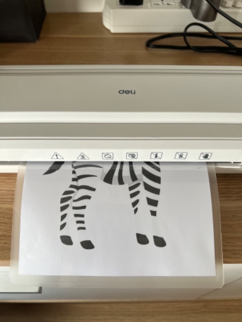 The laminator looks really good and I tested it and works perfectly! I like how compact it is and easy to use