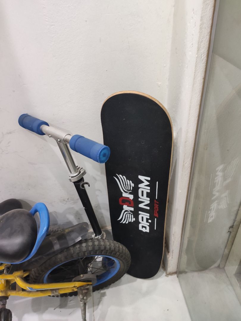 Gói hàng cẩn thận. Ván đẹp. Bánh hơi khít. Nới ốc ra một chút thì trơn nhưng bánh hơi lung lay nên về lâu về dài phải cẩn thận. Nhưng với giá tiền thì chất lượng phù hợp.