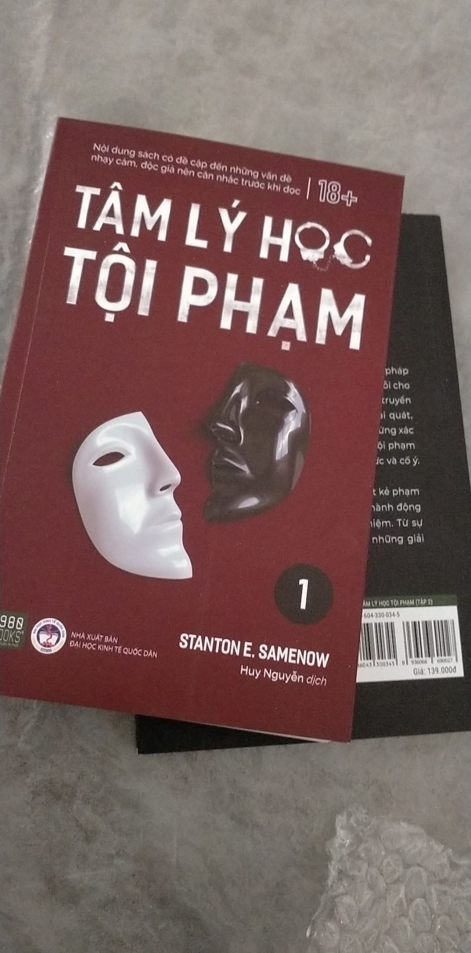 Đóng gói rất kỹ và đẹp, chưa đọc sách nhưng nhìn mục lục và vài dòng đầu thì bộ này rất đáng tiền.