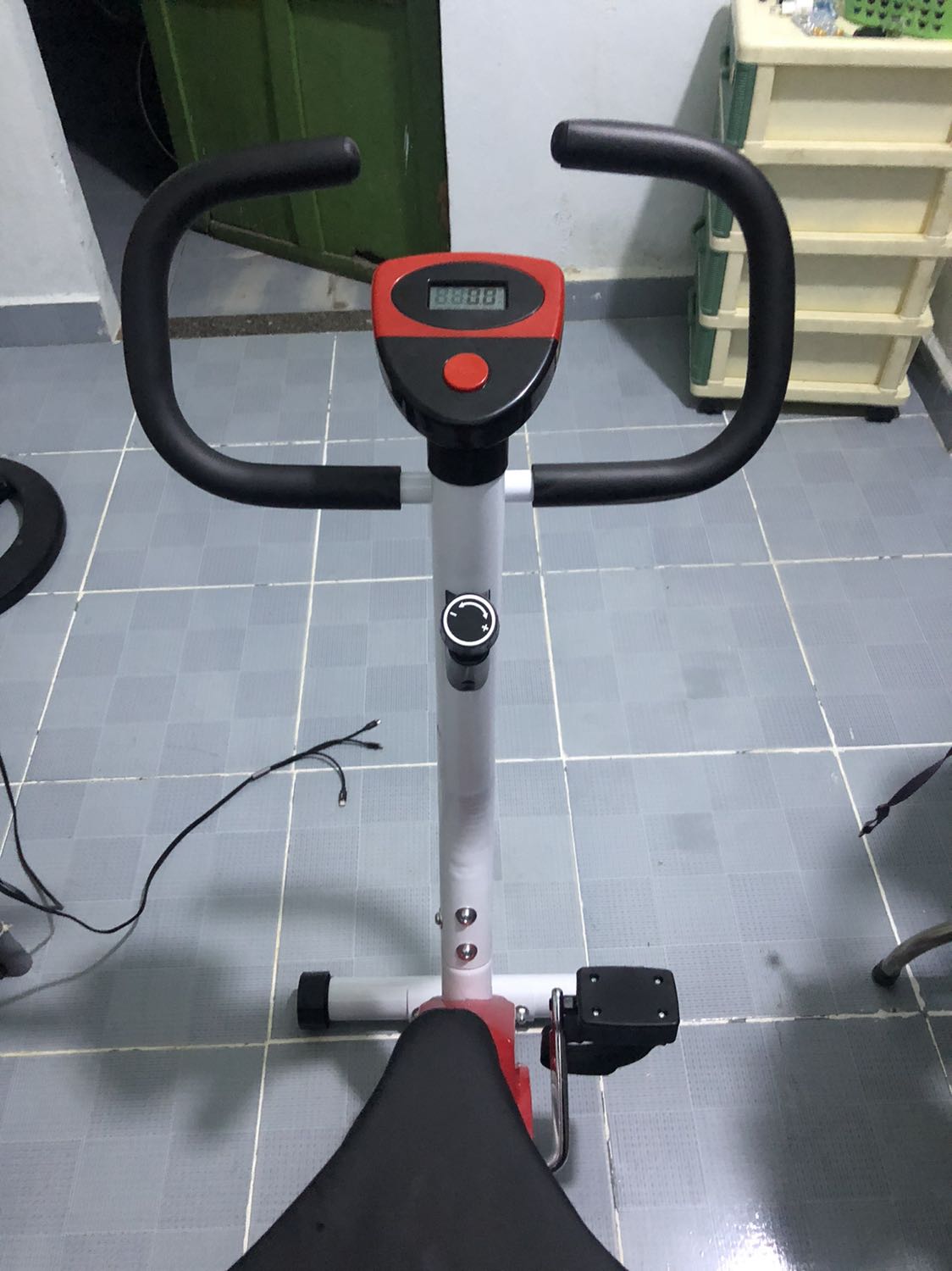 Đạp chắc chắn, thiết kế đẹp, tiện dụng, nhỏ gọn.