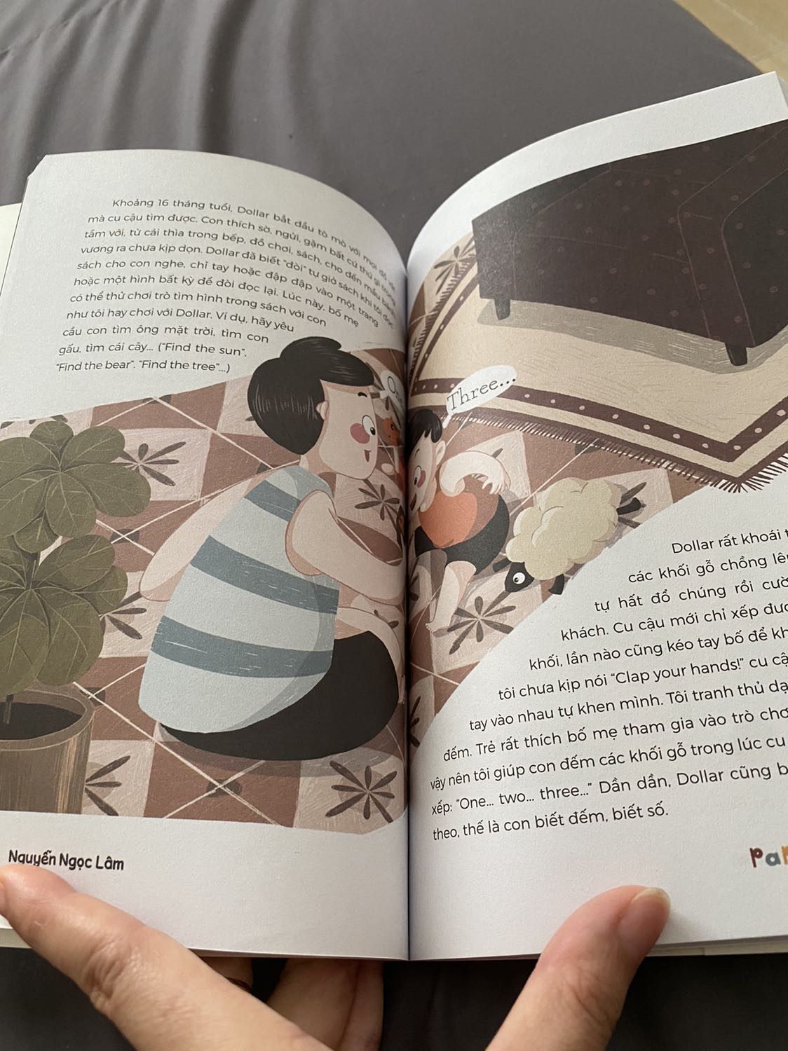 Sách giấy in đẹp, hình ảnh dễ thương
Nội dung khá dễ đọc, tác giả gợi ý được nhiều tình huống thực tế có thể áp dụng được trong cuộc sống.
Tuy nhiên sách in còn lỗi chính tả, nội dung khá đơn giản. Ba mẹ nào muốn tìm thêm nhiều thông tin hơn có thể đọc thêm quyển của chị Phương Đặng.
Đánh giá tầm 3 sao, nhưng tick 4 sao vì thấy khâm phục tình yêu con của tác giả ?