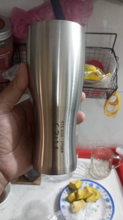 Chất liệu inox. Vỏ ngoài bằng thép trắng kg gỉ.
Cốc đẹp. Kg bị nóng ngoài khi đựng nước nóng..kg vịn mồ hôi ngoài khi bỏ đá 
Hàng Nhật rất đẹp 
Rất sang 
Shop tư vấn nhiệt tình. Thanks shop