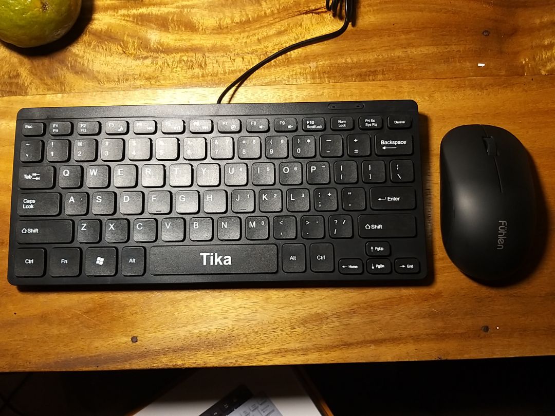 mouse đẹp. Vừa tay. Còn mới nên nhạy:) giá như vậy là tốt :) Cảm ơn nhà cung cấp. Cảm ơn Tiki.