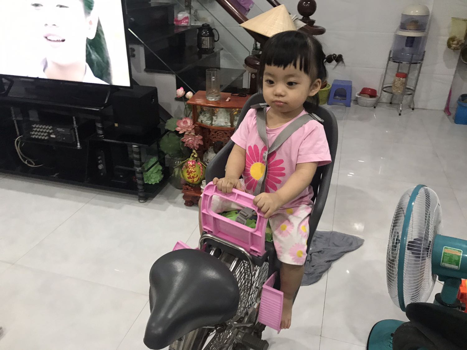 + Hàng giao đầy đủ phụ kiện
+ Lắp đặt chắc chắn
+ Bé nhà em rất thích
+ Chúc Shop ngày càng phát triển