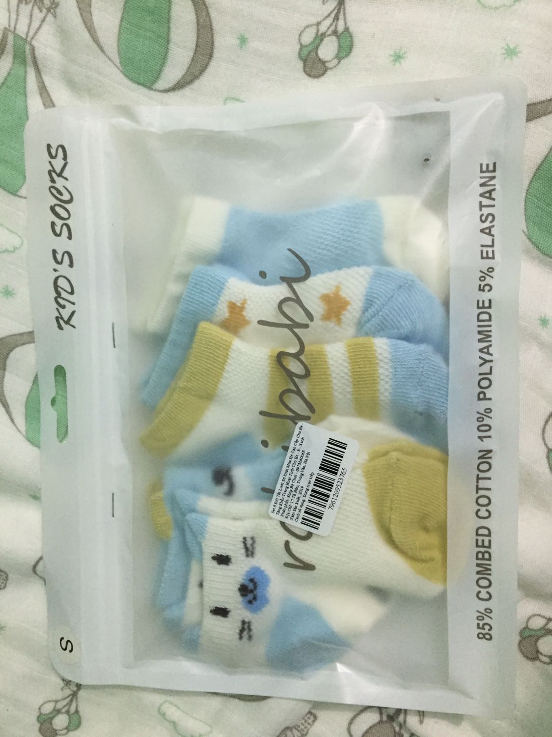 Mình thường lười viết nhận xét nhưng lần này dành ít phút để đánh giá 5 sao cho sản phẩm. Tất đẹp y hình, túi đóng gói đẹp dù mua sp chỉ có 52k. Nc là hài lòng sẽ tiếp tục ủng hộ shop này Mình thường lười viết nhận xét nhưng lần này dành ít phút để đánh giá 5 sao cho sản phẩm. Tất đẹp y hình, túi đóng gói đẹp dù mua sp chỉ có 52k. Nc là hài lòng sẽ tiếp tục ủng hộ shop này