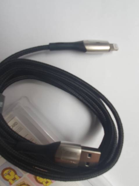 Có đèn báo hiệu và sạc nhanh, Sản phẩm đẹp- cáp chắc chắn . Giá hợp lý