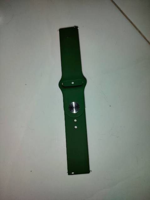 Đeo đẹp, chất liệu cao su tốt, mình mua mày xanh rêu. Giá 110k