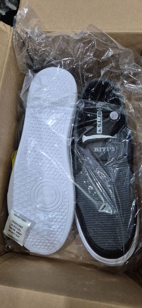 giày khá chắc chắn và mẫu mã đẹp