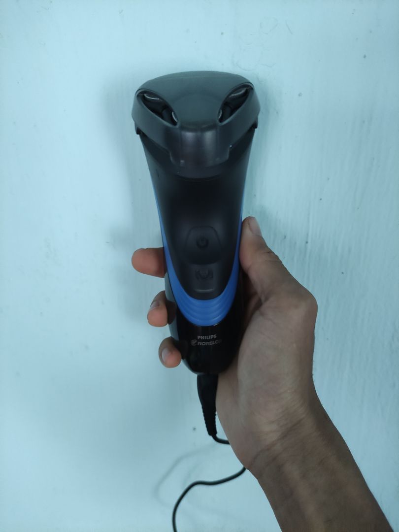 máy êm và ôm khít, cạo rất thoải mái.
Hoàn thiện cao cấp. giá thành đi đôi với chất lượng.
Ủng hộ tiki phân phối hàng chất lượng và nguồn gốc rõ ràng.