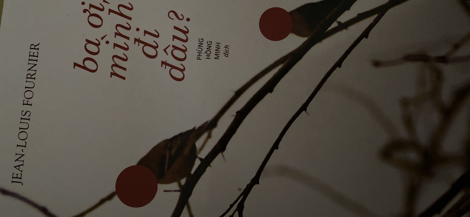 Đây là một câu chuyện về hai người con tật nguyền của tác giả. Ban đầu mình không ấn tượng lắm, vì mình nghĩ tại sao con mình mà với cương vị một người cha lại có suy nghĩ như thế? Nhưng khi dần đọc rồi, mình cảm nhận được là có lẽ do hoàn cảnh như thế lại bi thương quá nên người ta phải lạc quan, hài hước để không nghĩ đến những thứ tiêu cực và giọng văn pha một chút trào phúng.