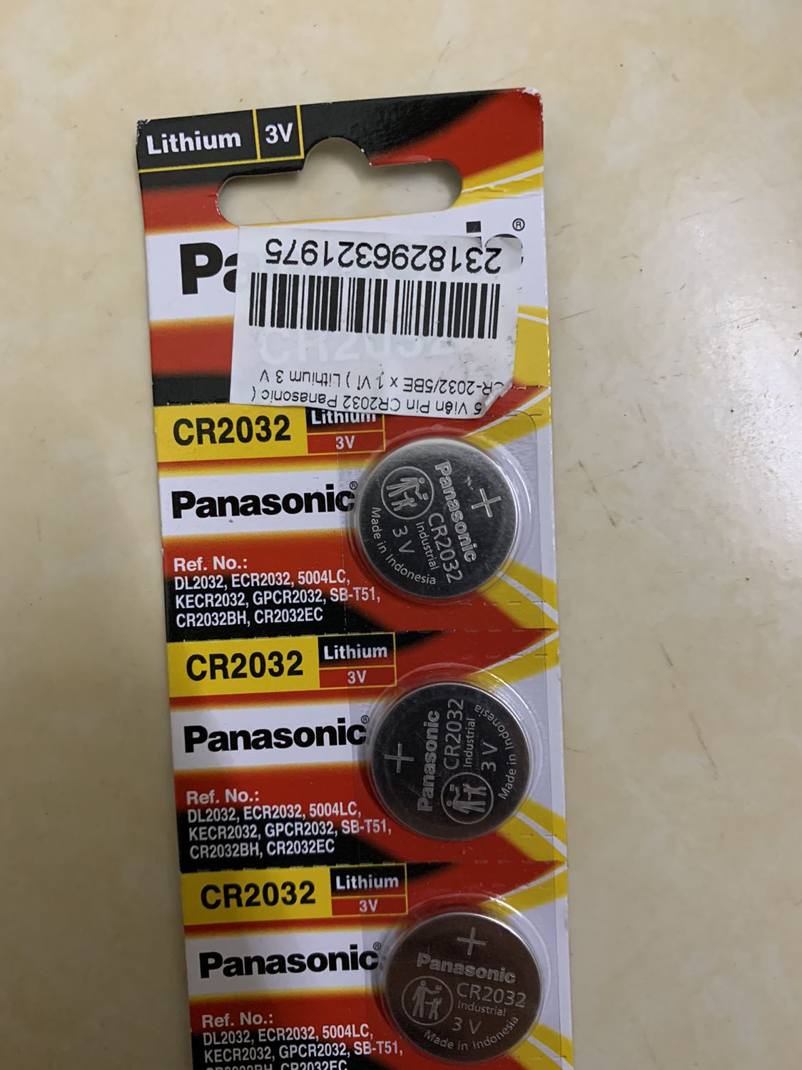 Thực Sự quá thất vọng với sản phẩm
Hàng không giống mô tả , Thân Pin có chữ Industrial là dòng pin dành cho công nghiệp
- Tem phụ này không phải do Panasonic Phân phối. Lắp vào chìa khoá pin không hoạt động. Tiki nên xem lại gian hàng làm ăn lừa đảo