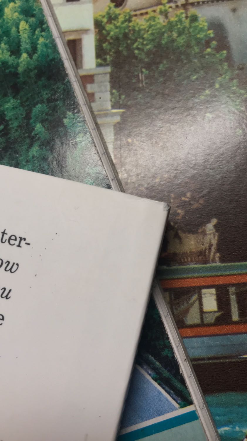 Gáy sách bị rách nên không hài lòng lắm với số tiền đã bỏ ra