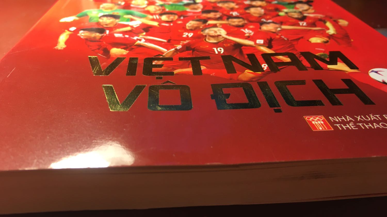 Sách đẹp, chất liệu tốt! Cơ mà khổ sách hơi to nên ko tiện cất giữ ?