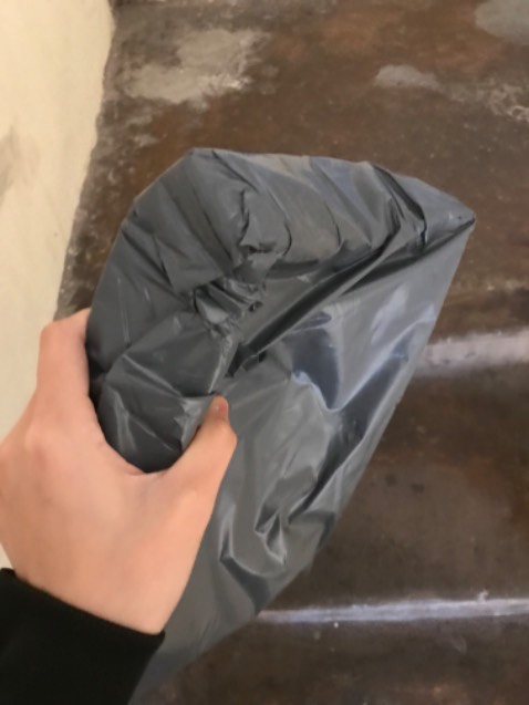 Giao hàng nhanh, nhưng hộp bị móp. Tuy nhiên thì sách không bị ảnh hưởng. Shop bọc sách cẩn thận