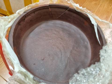 Chất lượng tốt và đẹp.  Chỉ  lỗi  là  vỡ  mất  cái  nắp  trên do  chèn  không  kỹ lúc vận chuyển