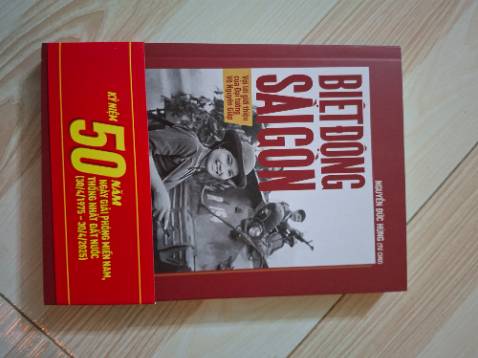 Sách có nhiều phim hay lắm, phim siêu cuốn luôn, phải mua đọc liền