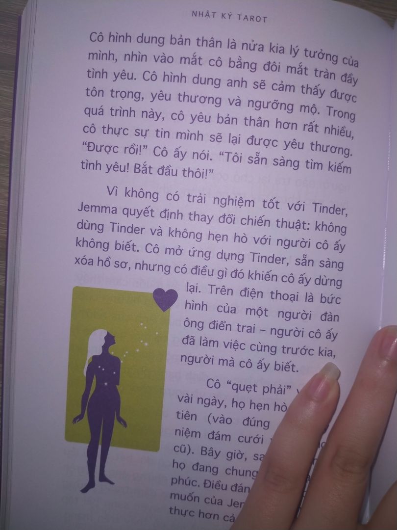 Giao hàng nhanh mất 1 ngày , đóng gói cẩn thận hộp ko bị móp méo sách mịn đẹp chất lượng lắmmm ,đáng tiền nha mn
Tưởng sách nhỏ mà về khá to và dày hơn 300 trang sách