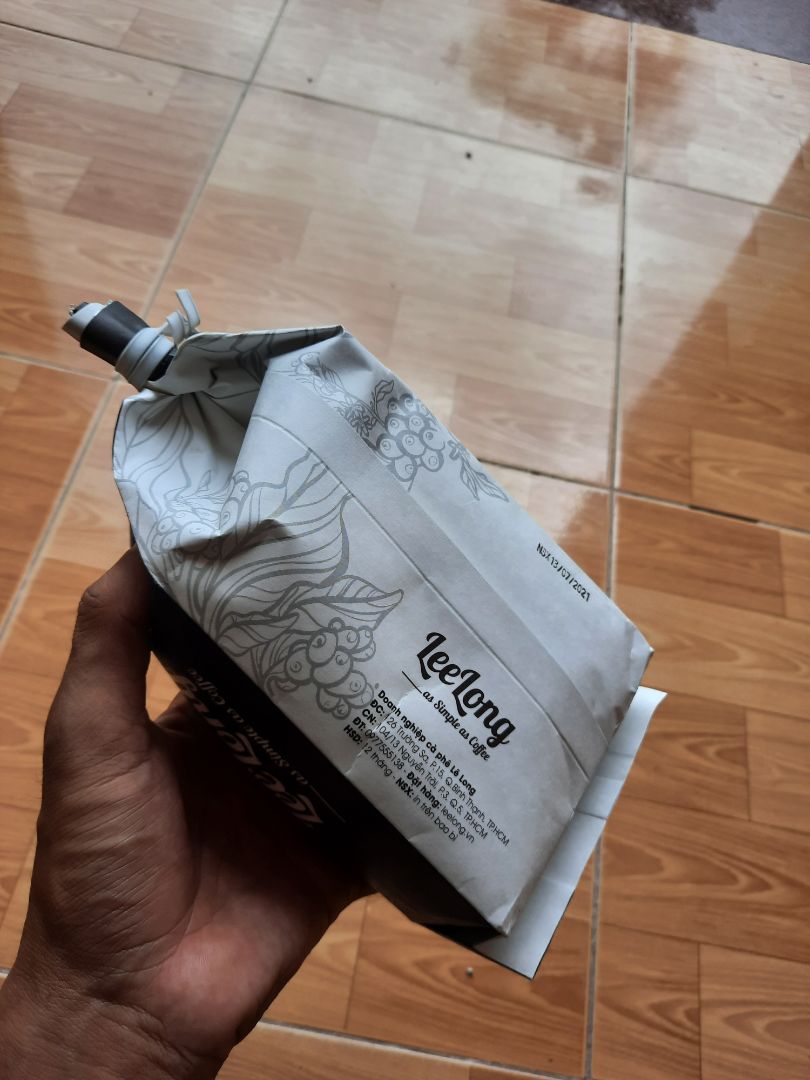 sản phẩm vô cùng chất lượng, mùi thơm, đậm vừa, nước cafe có màu nâu đậm chất cafe nguyên chất và có vị chùa nhẹ rất hợp với mình. sẽ ủng hộ lâu dài?