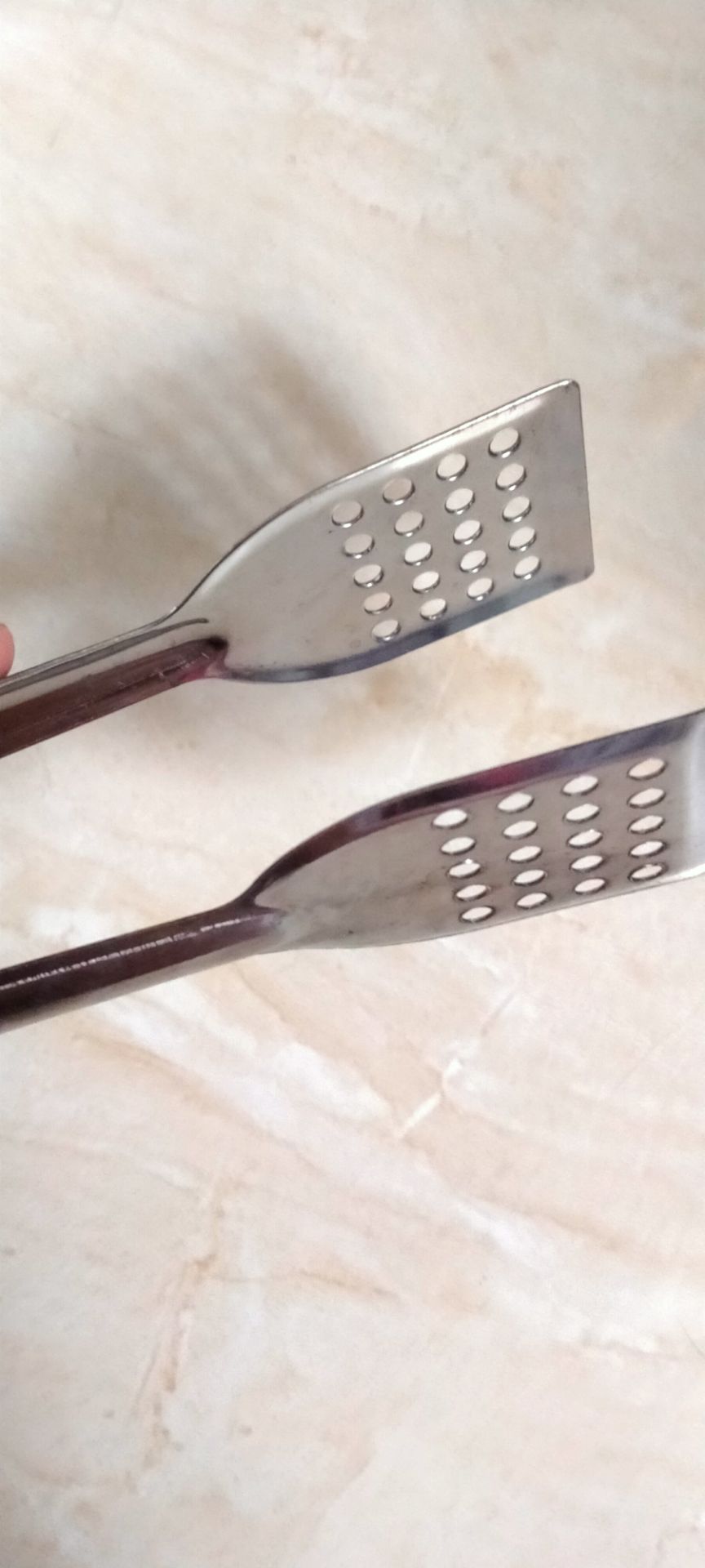 giao hàng nhanh đóng gói cẩn thân, kẹp mẫu mã hơi khác hình nhưng nói chung oke