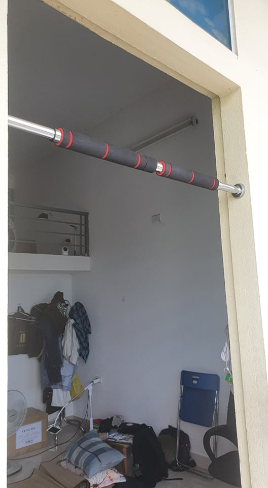 Mình mới mua về lắp để tập mùa dịch. Nói chung so với giá tiền thì ổn, khá chắc chắn. Lúc vặn ra các bạn nên dùng bút dạ đánh dấu để mình còn biết vặn ra hay vặn vào, chứ ko vặn 1 lúc không thấy ra vào gì luôn. Để xem dùng 1 thời gian có bị lão hóa hỏng hóc gì ko.