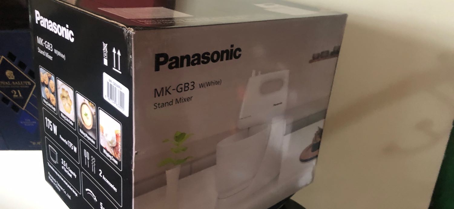 Giao hàng nhanh và rất cẩn thận. Có dán label hàng dễ vỡ. Máy sử dụng rất êm. Dễ dàng vệ sinh máy. Nên mua