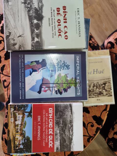 Xin cảm ơn, nhà sách đã bao sách, chăm chút cẩn thận.