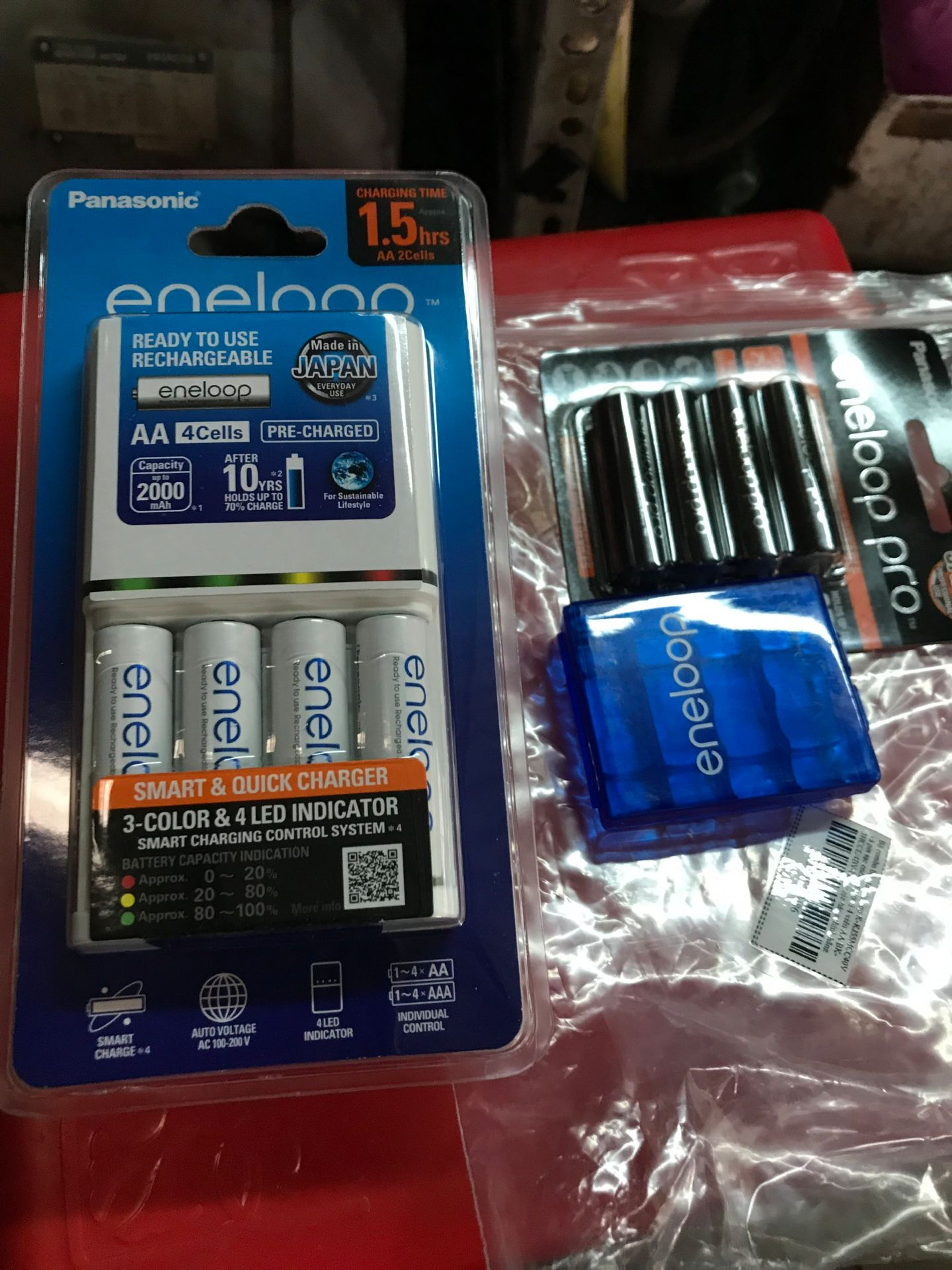 Hàng chính hãng. Đóng gói tốt. Giao hàng nhanh. Về độ bền thì cần thời gian trải nghiệm sử dụng.