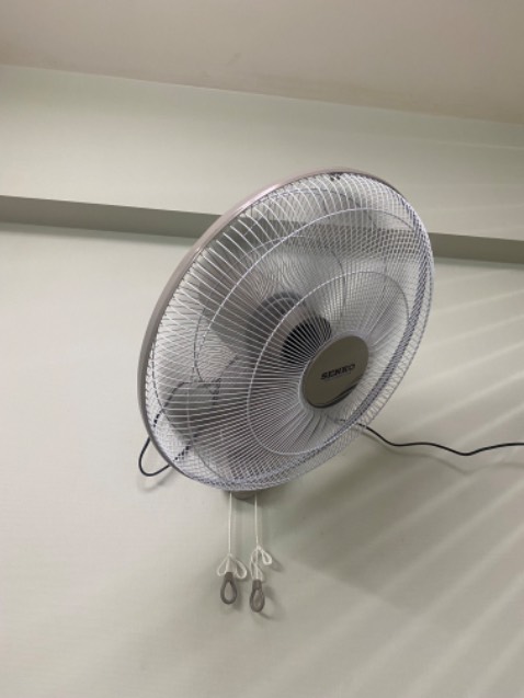 Lâu lắm mới mua được cửa hàng giao quạt rất cẩn thận. Điểm 10 cho chất lượng của cửa hàng này…