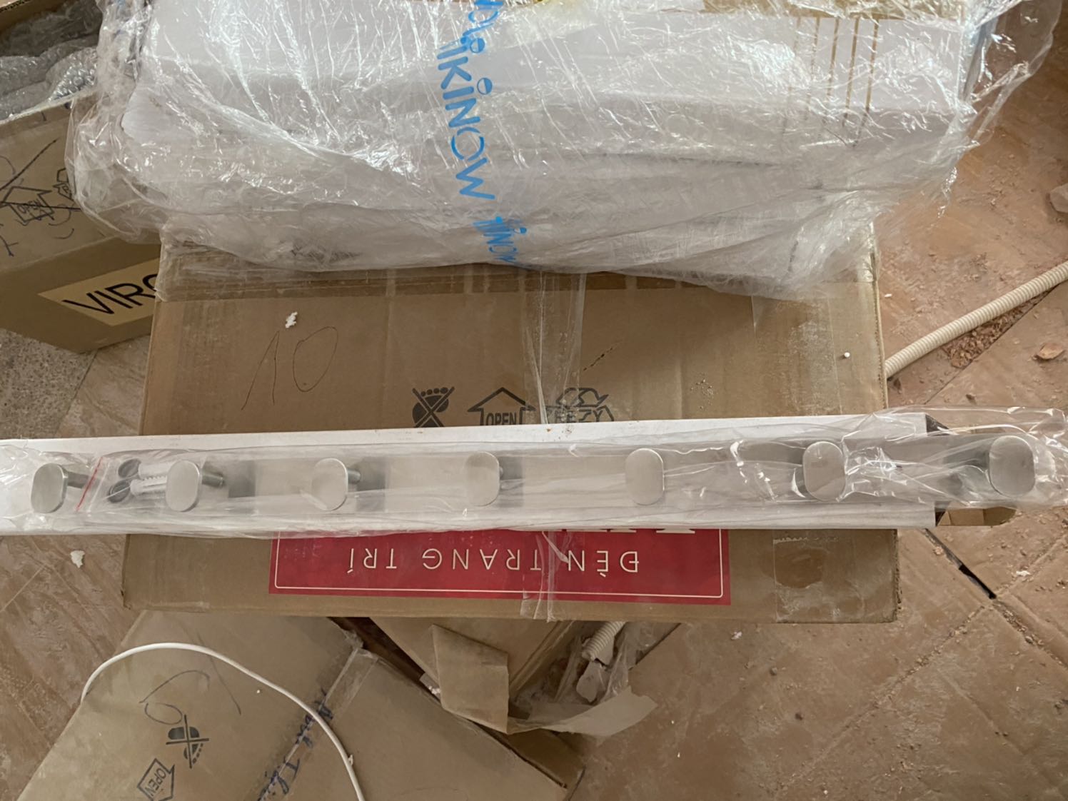 Ban đầu đặt cũng hơi lo kb chất lượng sản phẩm thế nào, nhưng khi nhận thì ưng ý hoàn toàn, cực kì thích