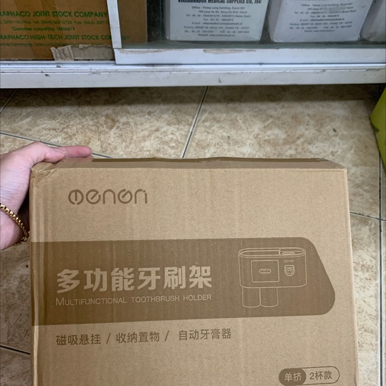 Sản phẩm đẹp chất liệu tốt cứng cáp, giao hàng siêu nhanh đặt hàng hôm trước hôm sau đã giao rồi, còn được tặng stiker nữa xinh lắm