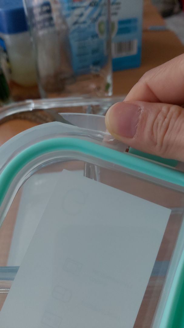 hộp đẹp, nhưng k biết đóng gói thế nào mà nắp hộp bị bể hết 3 góc ???. không đuọc vui cho lắm. shop hãy đóng gói cẩn thận hơn cho các khách hàng sau.