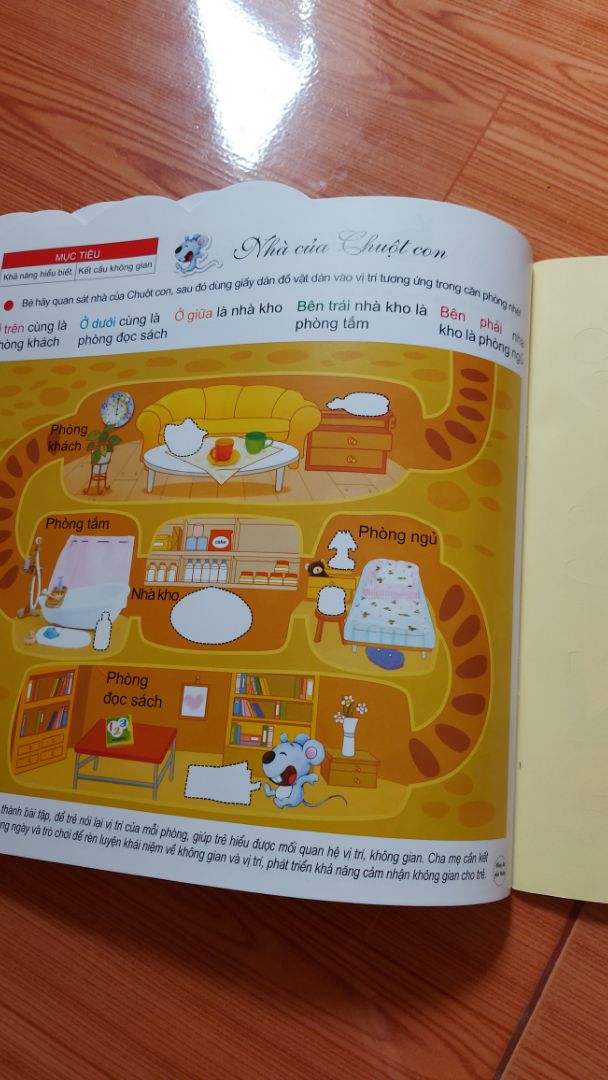 sách dán với hình ảnh là hình chụp vật thật, giúp bé phân biệt rõ hơn, học chính xác hơn. chất lượng rất tốt