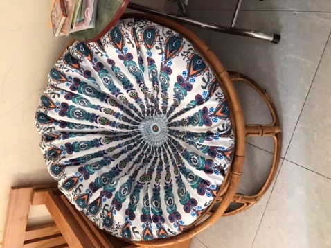 Ưu điểm: 
- Chất liệu, màu sắc, kích cỡ đúng mô tả, chất lượng tốt
- Thuận tiện: giặt vỏ thì tất nhiên đỡ vất vả hơn giặt nguyên tấm nệm ghế rồi.
Hạn chế:
- Form nệm kg đẹp như khi vỏ được may vào nệm. Mỗi khi ngồi xong đứng dậy phải chỉnh trang lại cho ...đỡ xấu.
- Giá thành hơi cao
Kết luận thì mình vẫn khá hài lòng vì đã mua.