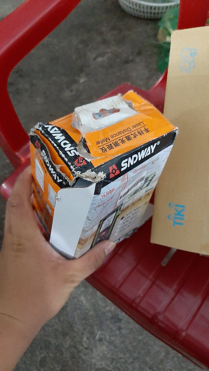 Tội nhận hàng, thanh toán xong, mở hộp thì thế này
1.Hộp Ko nguyên vẹn
2. Ko có sản phẩm, chỉ có 2 viên pin và vỏ đựng sản phẩm
Tin tưởng tiki mới đặt hàng, nhưng đối tác bán hàng và dịch vụ vận chuyển quá kém. 
Tổng đài giải quyết khiếu nại đã tiếp nhận Thông tin nhưng chưa có phản hồi.