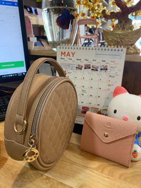 MUA TÚI XINH GIÁ RẺ RỒI CÒN ĐƯỢC TẶNG VÍ XỊN SÒ NỮA , CHỜI ƠI MÊ CÁI SHOP NÀY QUÁ NHA, ƯNG CÁI BỤNG QUÁ , SẼ GIỚI THIỆU BẠN BÈ ỦNG HỘ SHOP NÈ