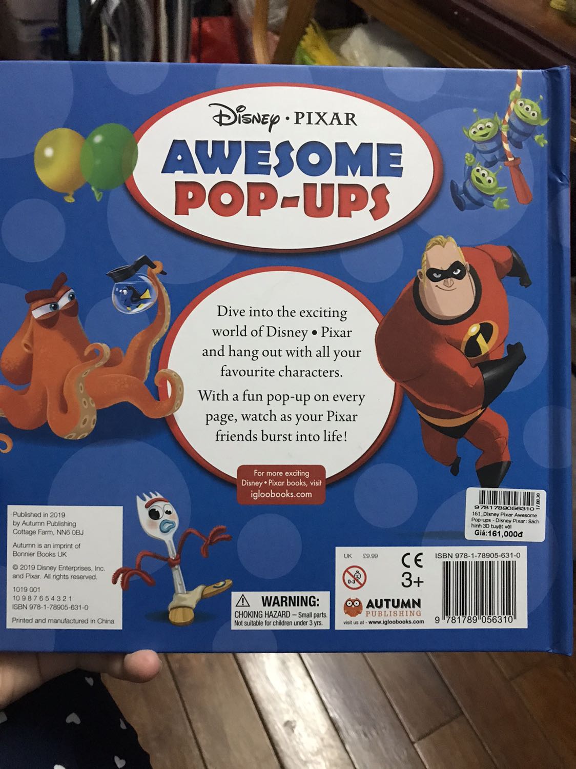 Cuốn sách pop up các cảnh trong phim Disney Pixar. Sách gồm 4 cảnh trong 4 phim: Toy Story, Monster Inc, The Incredibles, Finding Dory. Mình rất thích cuốn sách này.