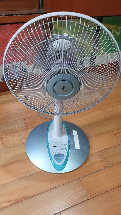 Quạt Panasonic hàng chính hãng nên rất yên tâm về chất lượng; mẫu mã đẹp và sang trọng. Quạt thiết kế chắc chắn và chạy êm. Kích thước vừa phải; phù hợp với không gian vừa và nhỏ. Đóng gói cẩn thận. Rất hài lòng.
