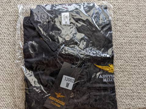 Áo rất đẹp , shop gói hàng kỹ giao nhanh , sản phẩm đúng như hình mô tả , rất đáng mua .