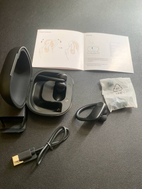 Mình đã trải nghiệm 1 tuần và ngồi lên đây nhận xét. Đáng đồng tiền bát gạo bạn nhé: TIki giao hàng đúng chuẩn; sản phẩm nghe êm tai, tiện lợi để nghe sách nói; nhạc để tập thể dục, nghe anh văn ...vv.
Sản phẩm ship đến không bị mố méo, cìn nguyên seal,có đầy đủ các phụ kiện như miêu tả. Chất lượng âm thanh tốt, bass mạnh.
Tiki giao hàng nhanh, gọn...
Ai đã có ý định thì mua ngay nhé