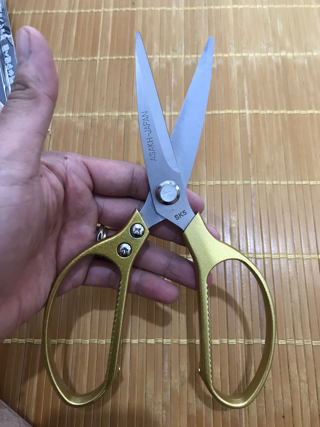 Chất lượng rất ok. Nhìn chắc chắn, đẹp, cầm nhỏ, gọn. Hàng đúng như quảng cáo. Giao hàng cực nhanh. Like shop và Tiki