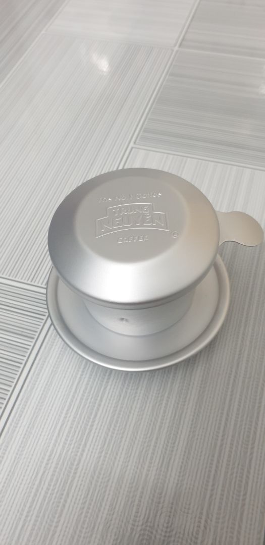 trầy xước nhẹ mặt dưới, nhìn chung là hài lòng