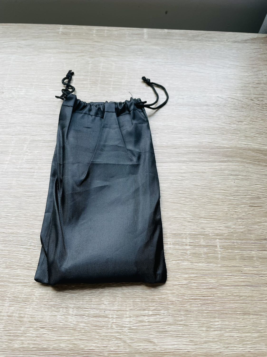 Mới đặt vào tối chủ nhật, sáng thứ 2 đã nhận được hàng. Sản phẩm gồm 5 dây theo 5 mức độ khác nhau, phù hợp với người mới tập hoặc tập lâu năm. Trong sản phẩm còn có tờ hướng dẫn tập luyện rất bổ ích.