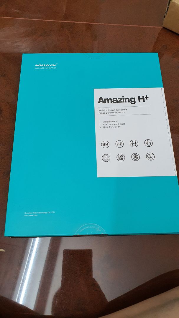 đẹp 90% trơn láng hơn tấm thường. bóng sáng. hộp đẹp. muốn dán đều phải căng tay. khung thì sẽ hơi lệch tí. đẹp 90% trơn láng hơn tấm thường. bóng sáng. hộp đẹp. muốn dán đều phải căng tay. khung thì sẽ hơi lệch tí.