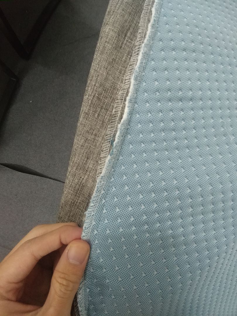 Mình không biết ruột gối có bền không nhưng nhìn vỏ gối là thấy xịn rồi. Chất vải tốt không xù lông mag đường may chắc chắn, khóa kéo cũng không lỗi