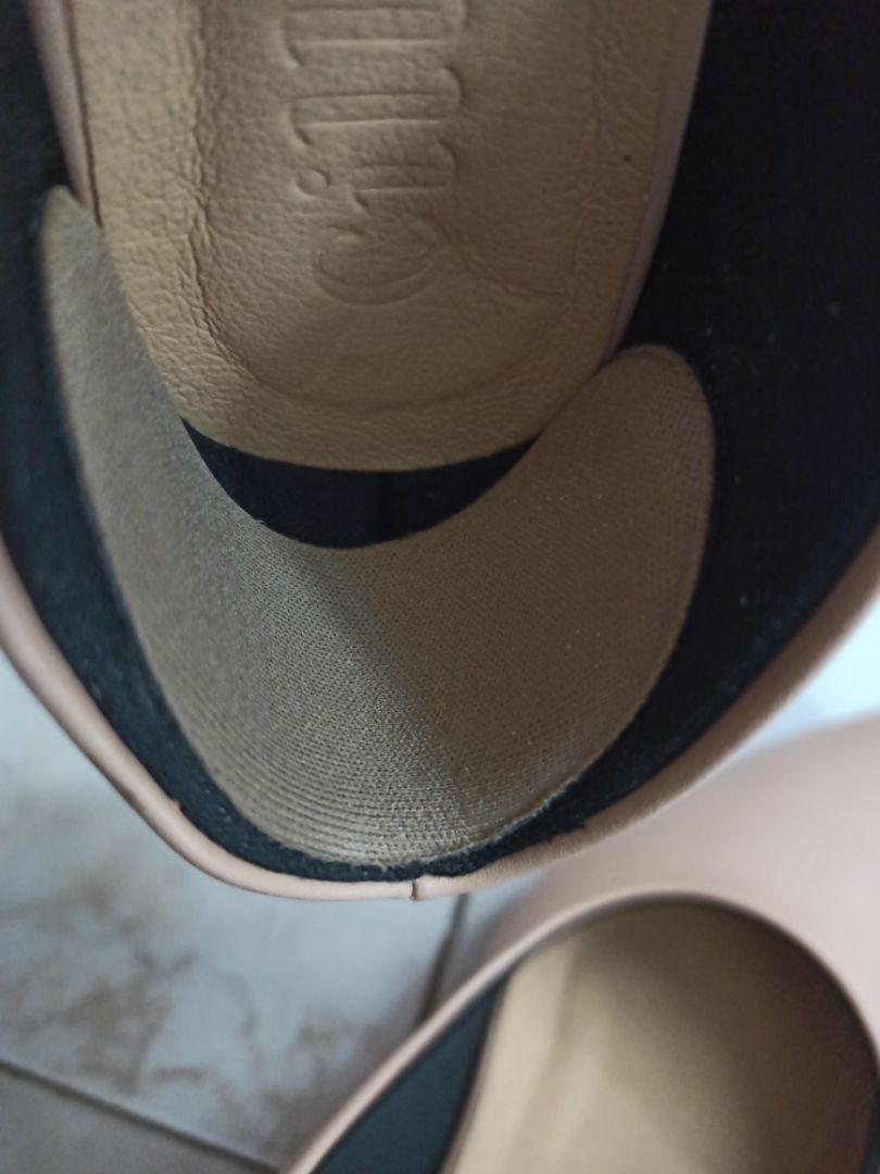 shop giao hàng rất nhanh, miếng lót già